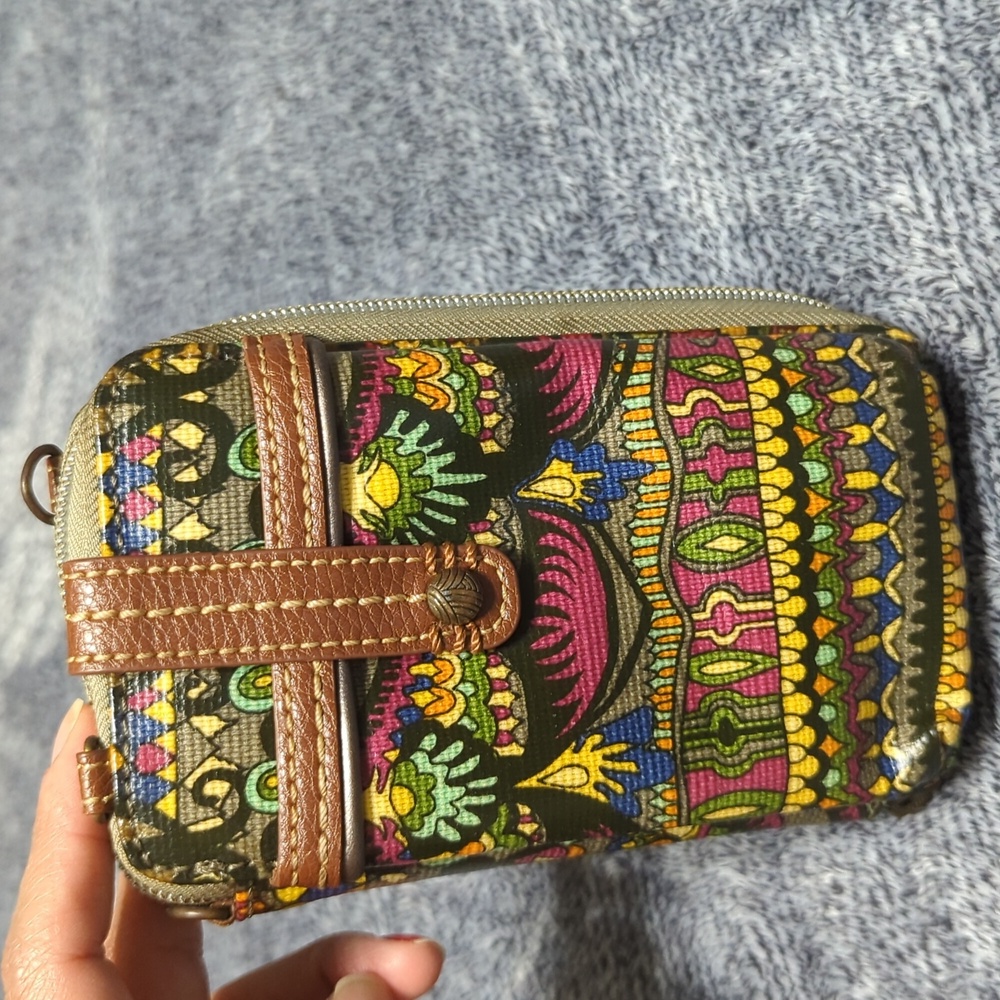 Sakroots super cute smartphone wallet  ☮️ *good as new ☺️*